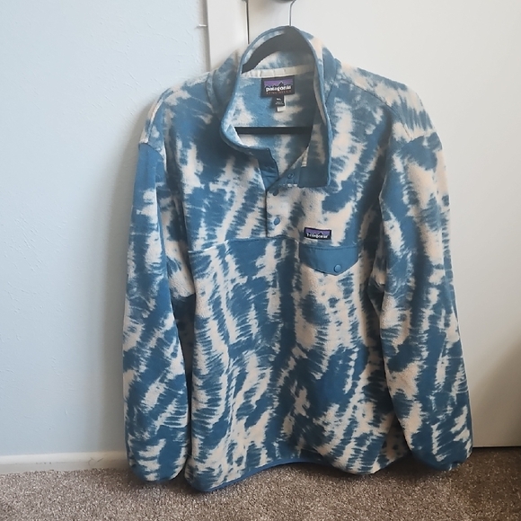 Patagonia Sweaters - Patagonia Blue and Cream Fleece Pullover